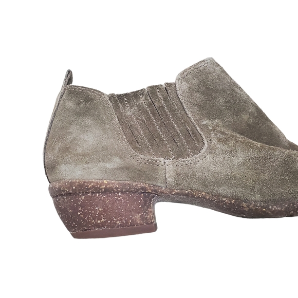 Clarks Artisan Wilrose Jade Olive Taupe Suede Leather Boots Size 8.5 - Picture 9 of 11